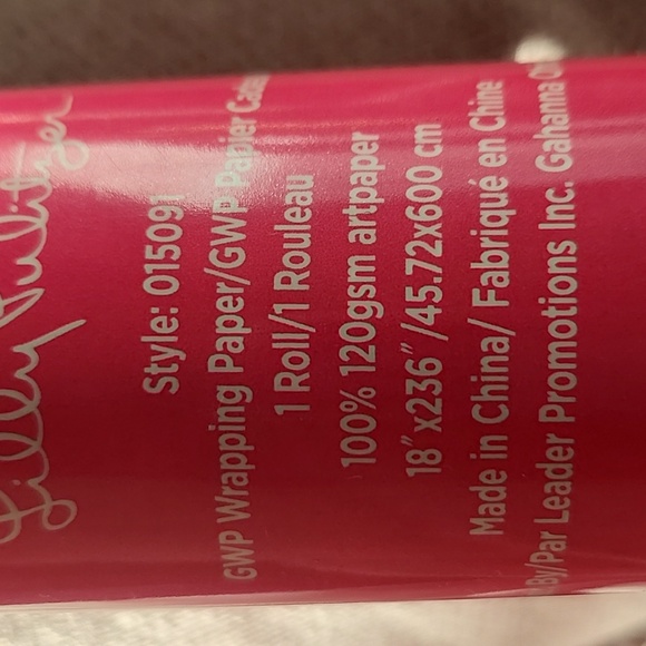 Lilly Pulitzer wrapping paper secret hidaway - Picture 3 of 3